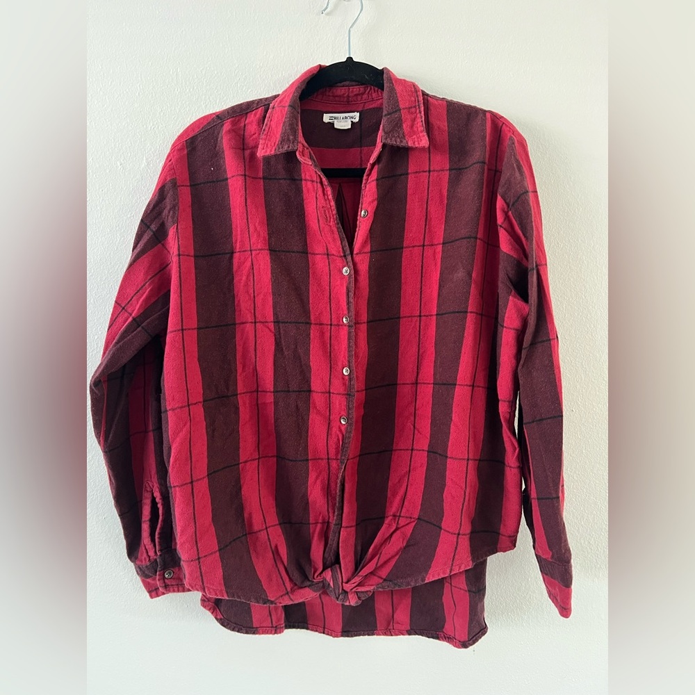 Billabong women’s plaid flannel